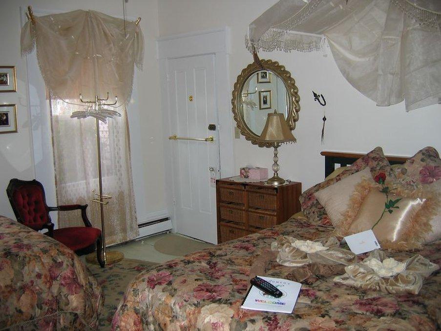 The Gaslamp Bed And Breakfast Provincetown Habitación foto