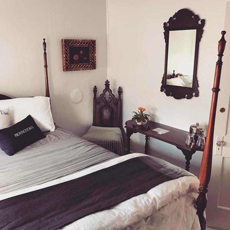 The Gaslamp Bed And Breakfast Provincetown Exterior foto