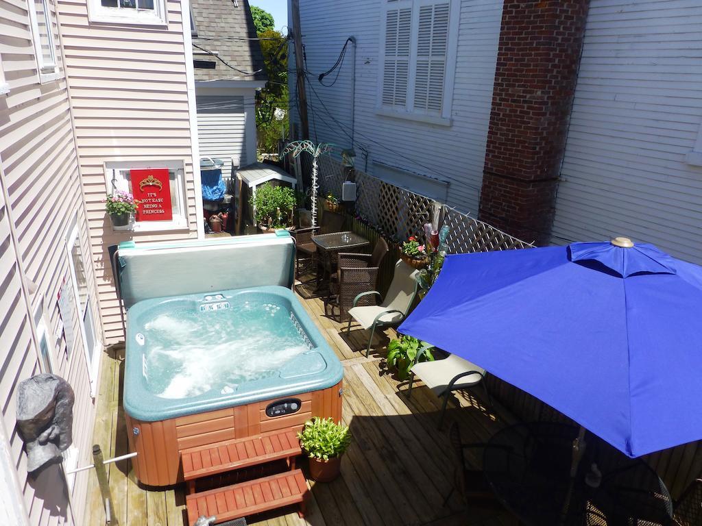 The Gaslamp Bed And Breakfast Provincetown Exterior foto